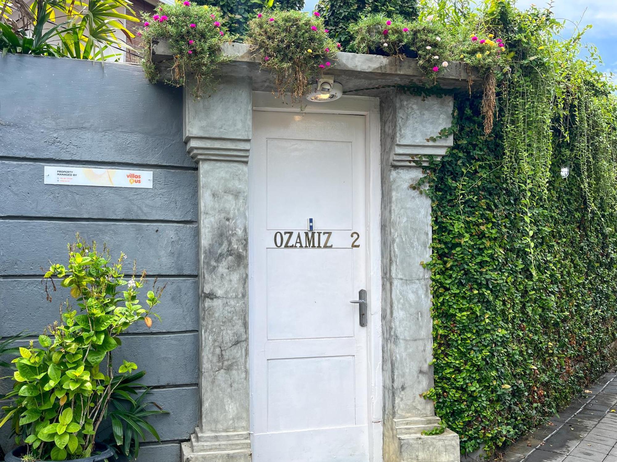 Villa Ozamiz By R Us Seminyak
